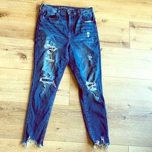 High Rise American Eagle distressed curvy Jegging